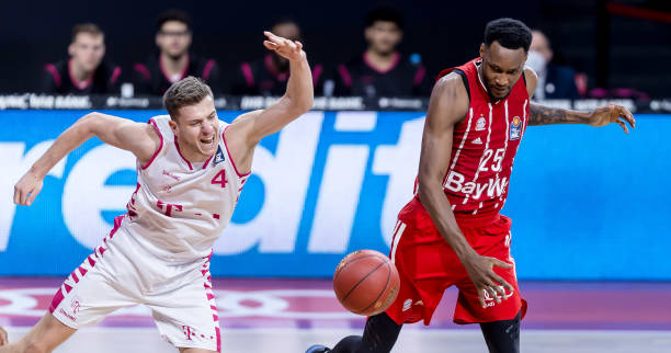 在他的带领 在他的带领