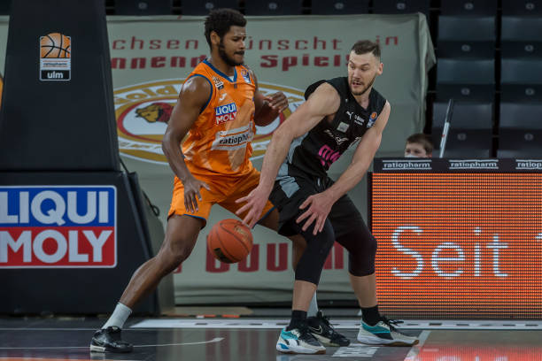 在缺少库里 在缺少库里