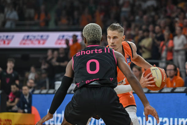 发中不可或 发中不可或