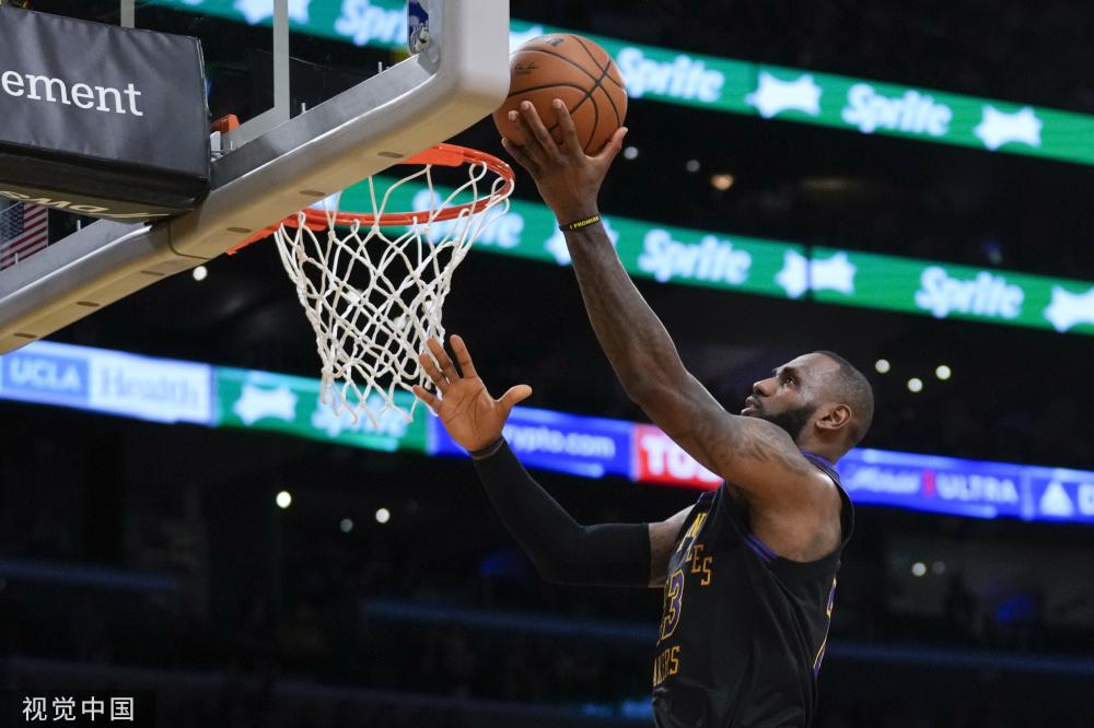 年轻前锋以 年轻前锋以